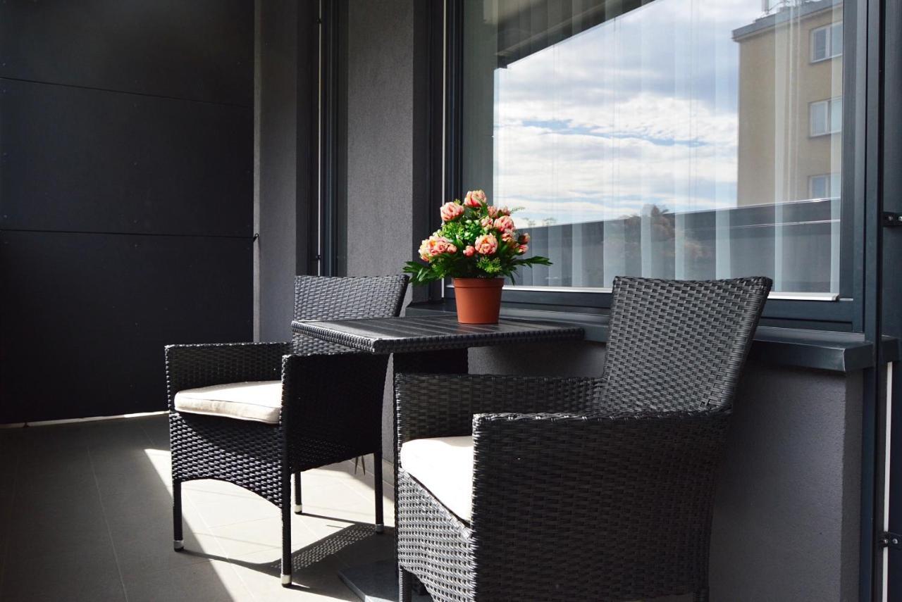Apartment With Free Parking In Praga Zewnętrze zdjęcie